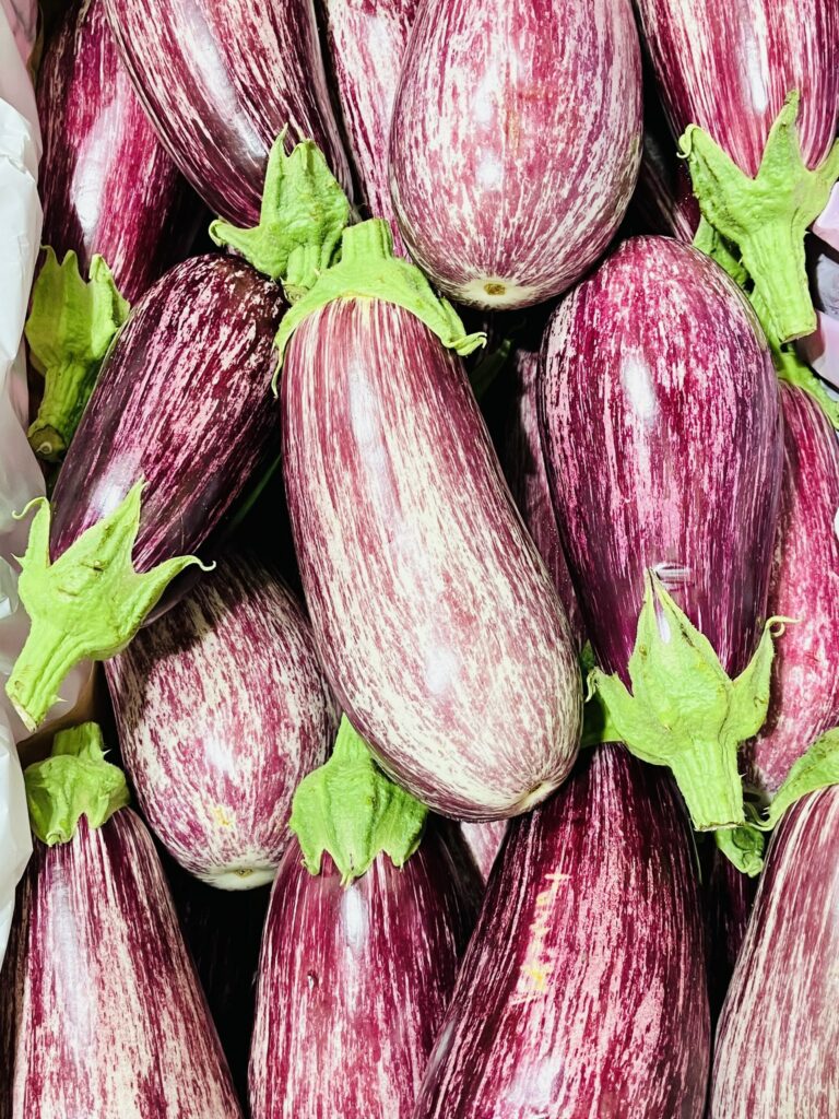 Aujourd’hui dans « C’est de Saison », nous vous présentons une des stars de l'été : l'aubergine. Un légume aux couleurs intenses et peu calorique !