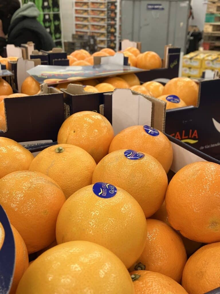 La saison pour notre célèbre  #orange Tarocco de Sicile est lancée ! 🍊 🇮🇹