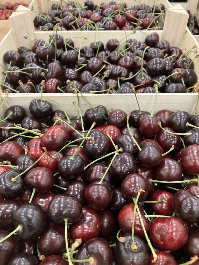 La campagne des cerises est lancée chez SOLY Marché avec les variétés Folfer et Aryane.